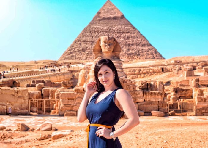wonderful-pictures-of-a-girl-in-front-of-the-great-sphinx