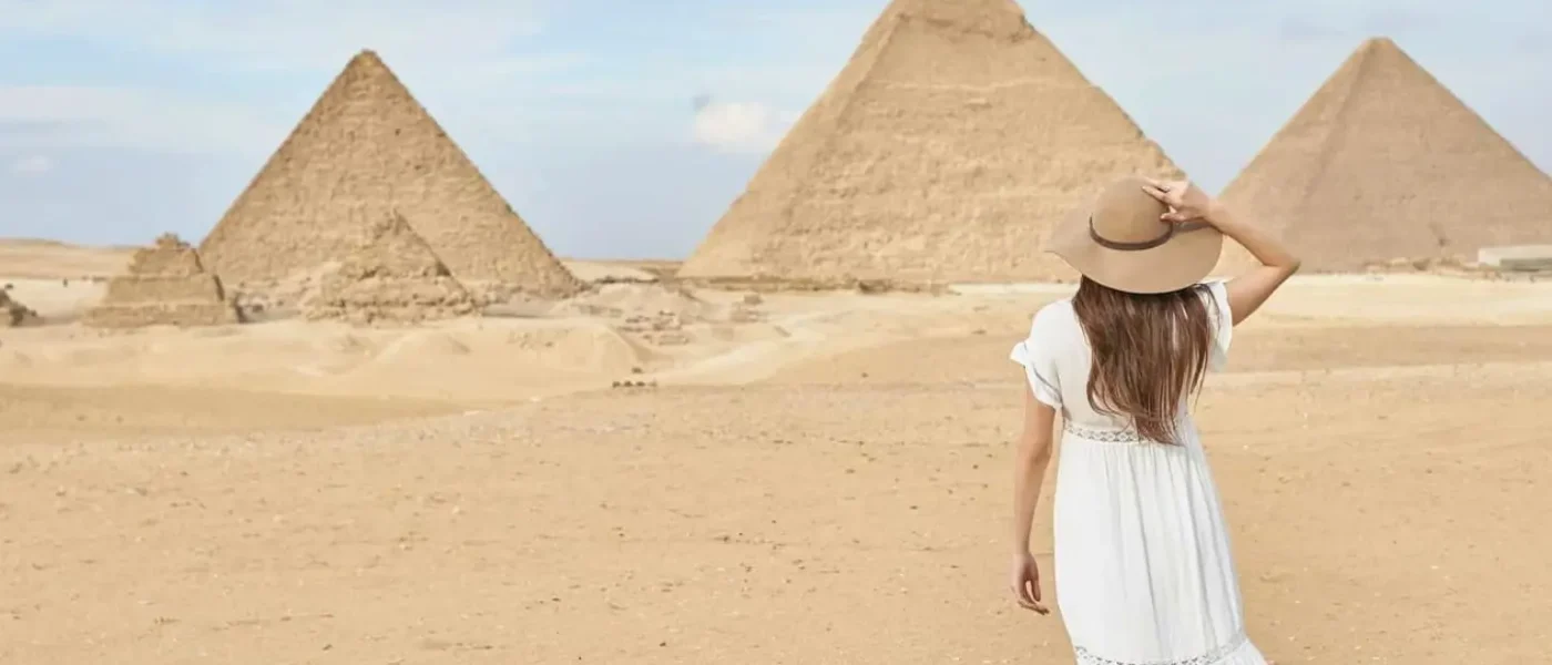 Amazing-egypt-pyramids-solo-female-traveler