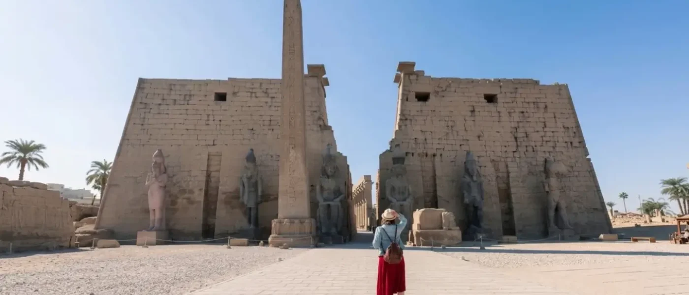 The-wonderful-statues-in-front-of-the-entrance-to-Luxor-Temple
